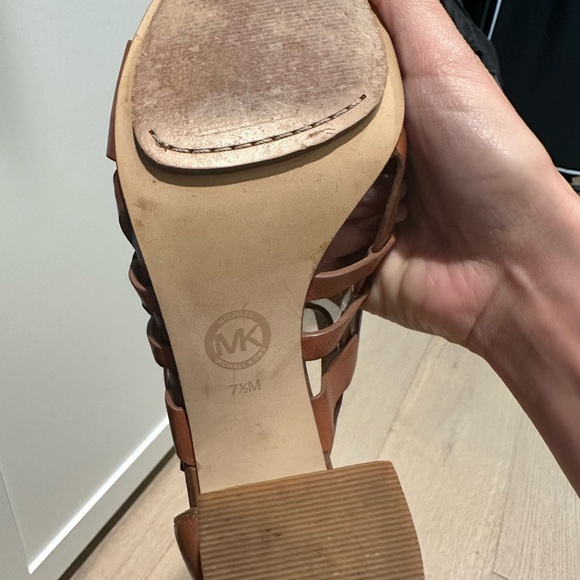 Michael Kors chunky heel - Picture 4 of 7